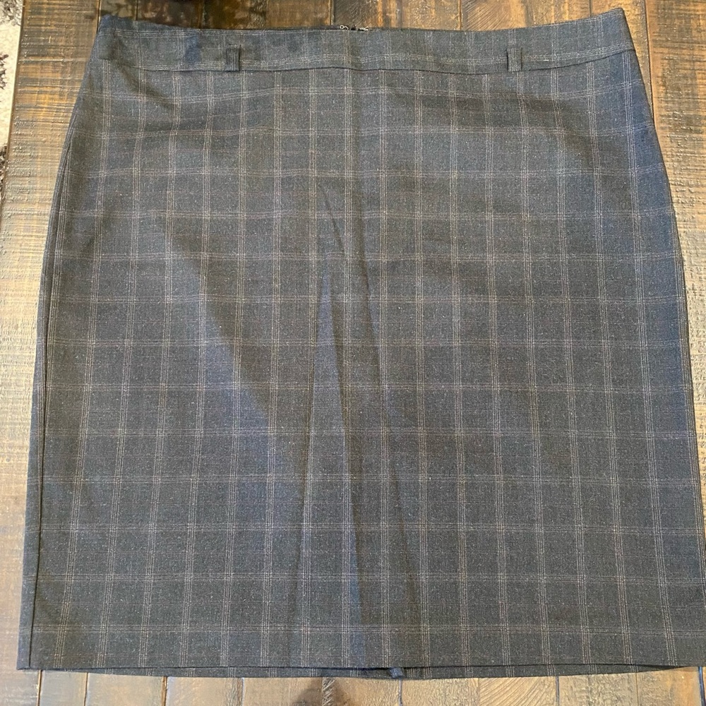 NWT Van Heusen plaid stretch extensible 18.